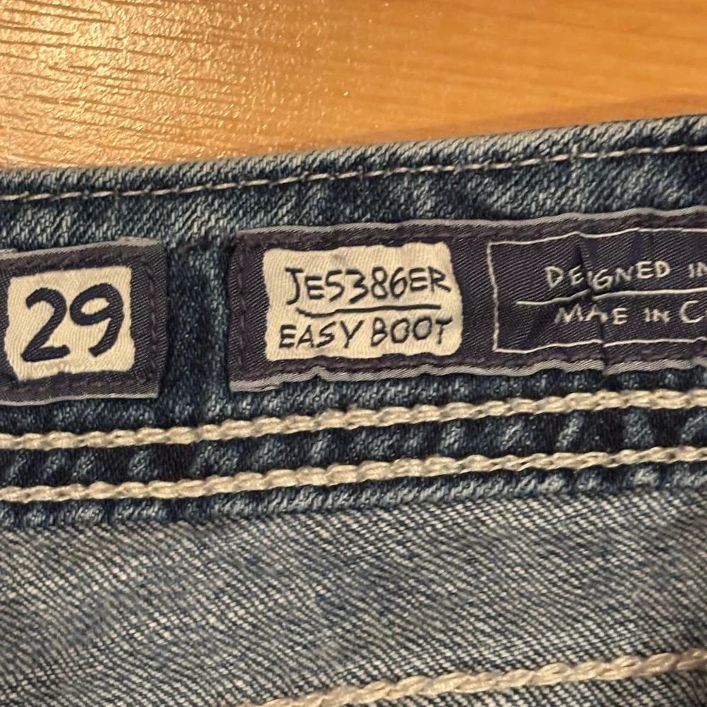 Miss Me‎ Distressed Denim Jeans